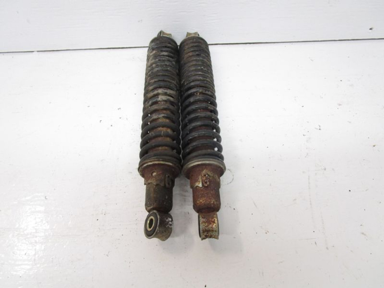 しゃしん 1976-1981 Kawasaki KE 100 Rear Shocks 45014-1124 - cyclesrus.net
